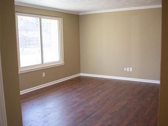 5th image of 6640 S Lawndale Ave