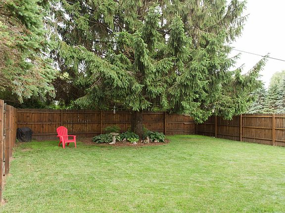 Enclosed private yard