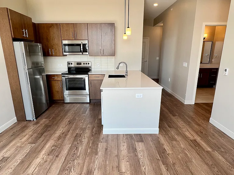 703 Madison St #526 — Photo 11