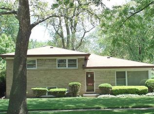 226 Millbrook Ln, Wilmette, IL