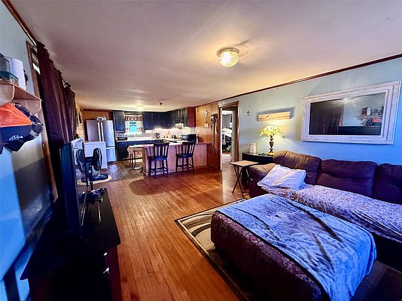 4th image of 2527 Bastrop St