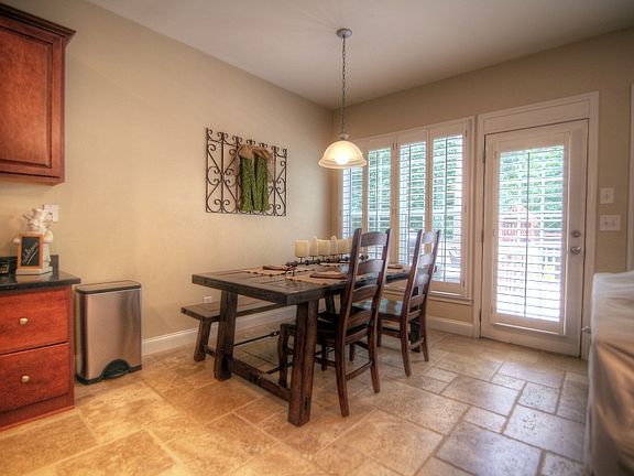 5th image of 504 Pinchot Way