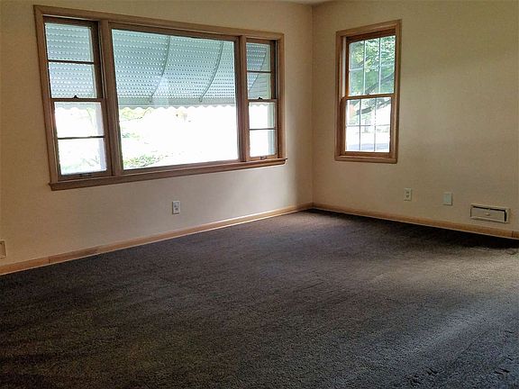 3rd image of 1331 Widergren Dr