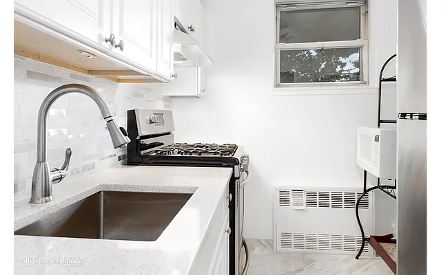 Rented by Douglas Elliman | media 17