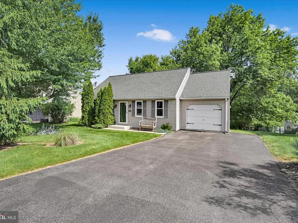 4083 Jasmine Pl, Mount Joy, PA 17552
