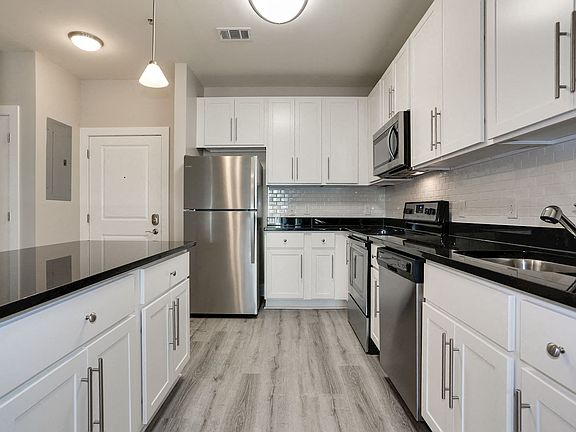 2nd image of 800 John Carlyle St #3221479