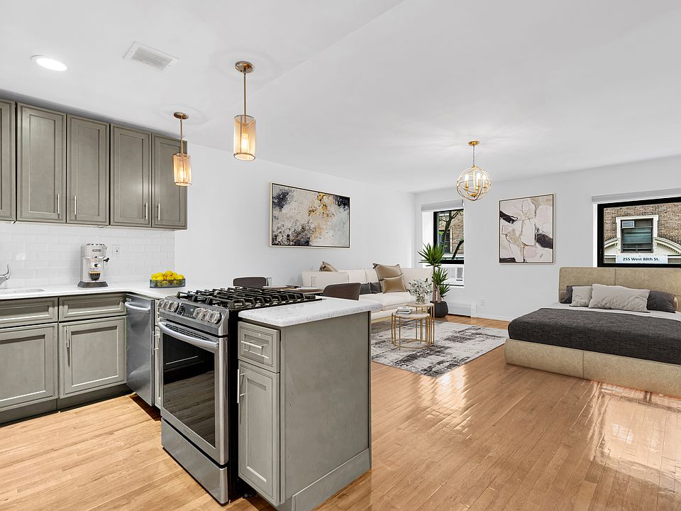 1st image of 250 W 88th St APT 202