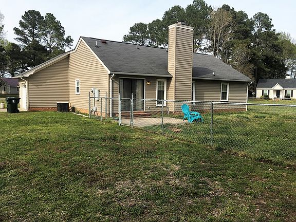 4th image of 406 Rose Dr