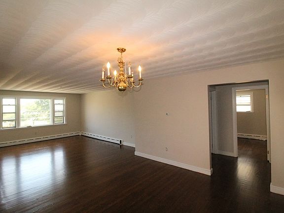 5th image of 54 Westminster Ave #54
