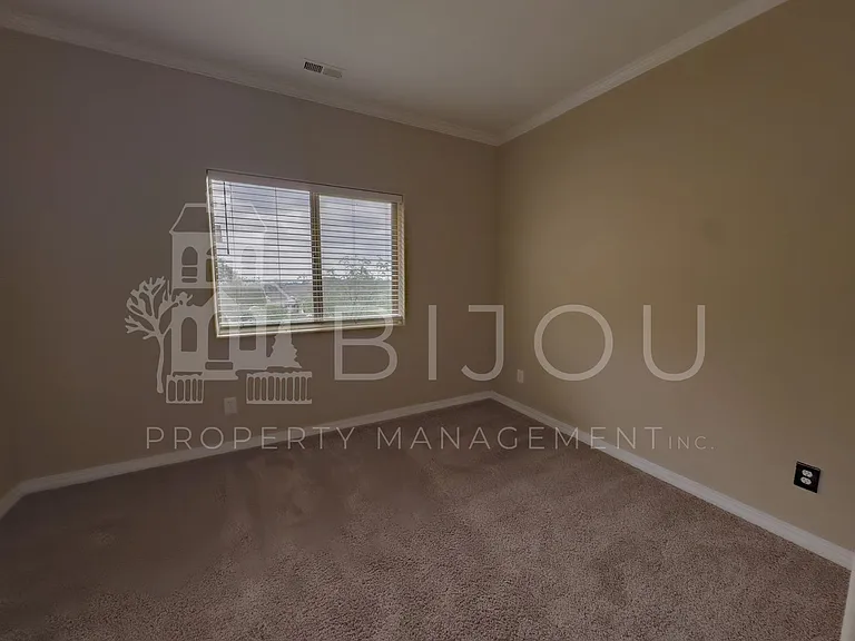 1695 Little Bear Creek Point #304 — Photo 5