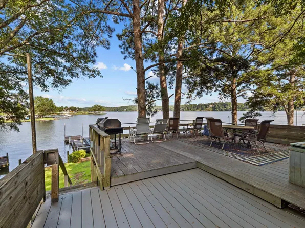 135 Canary Cir, Pell City, AL 35128