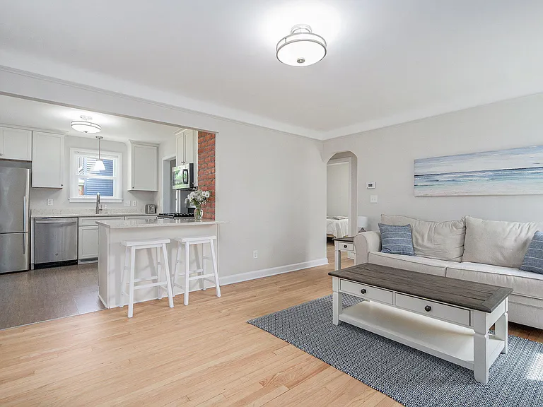 1207 Prescott Ave — Photo 4