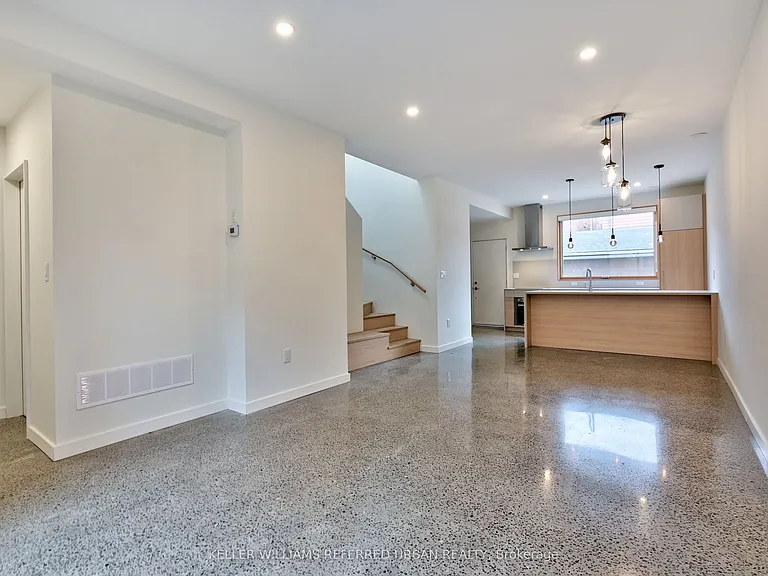 37 Margueretta St #LANEWAY — Photo 10