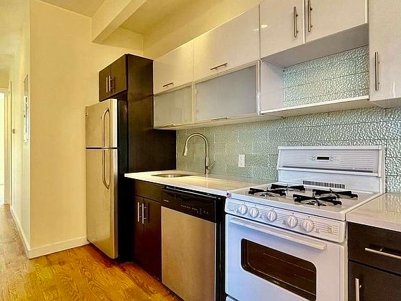 3rd image of 670 Prospect Pl #2L