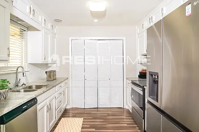 4 bed, 2.0 bath, 1482 sqft, $1,725 — Photo 2