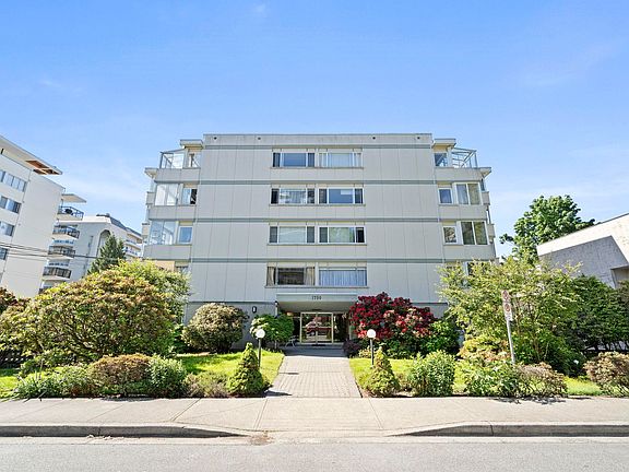 2nd image of 1750 Esquimalt Ave #504
