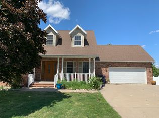 504 N Sycamore St, Maroa, IL 61756