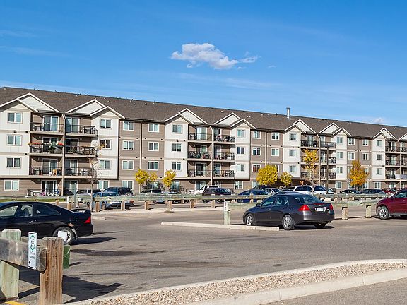 4th image of 110 Molland Ln