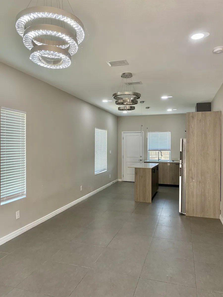 Building Photo - 5601 Puffin Ave #1