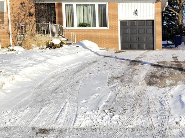 45 Lewis Dr, Newmarket, ON L3Y 1R6