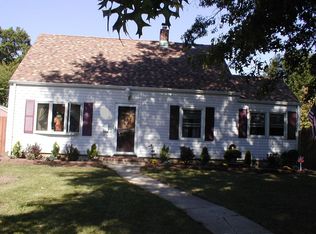 73 Periwinkle Rd, Levittown, NY 11756