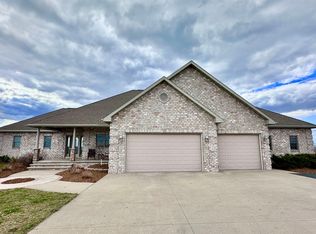 6650 Ledgetop Dr, Greenleaf, WI 54126