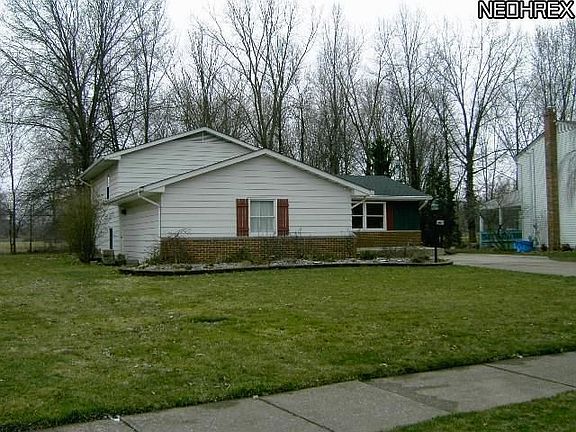 2nd image of 26677 Sweetbriar Dr
