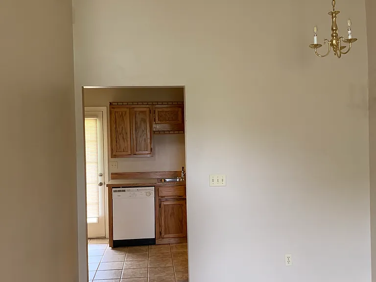 123 Fred St #123 — Photo 2