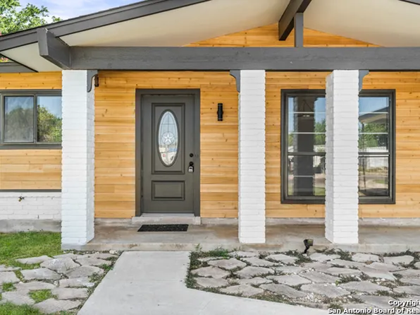 815 Grassfield, San Antonio, TX 78227