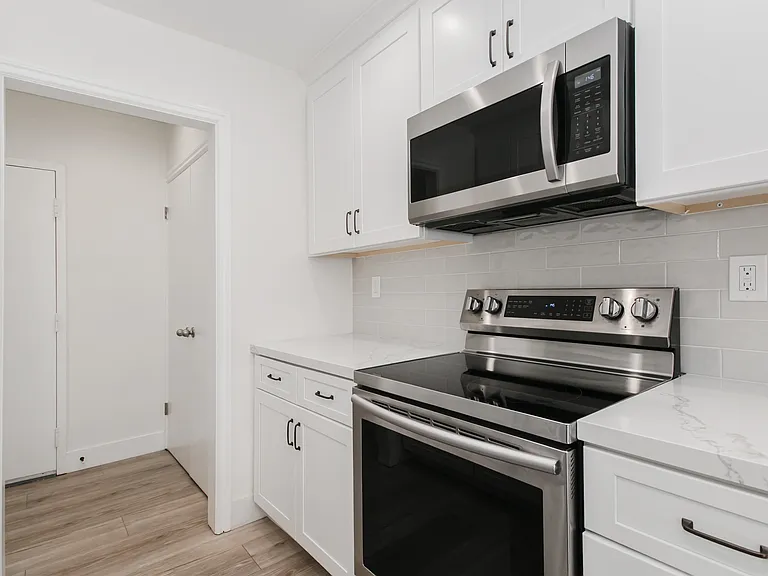 1339 N Columbus Ave #304 — Photo 7