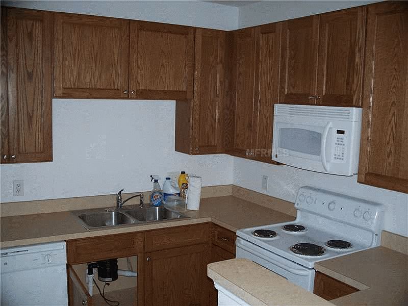 2nd image of 10114 Regent Park Dr