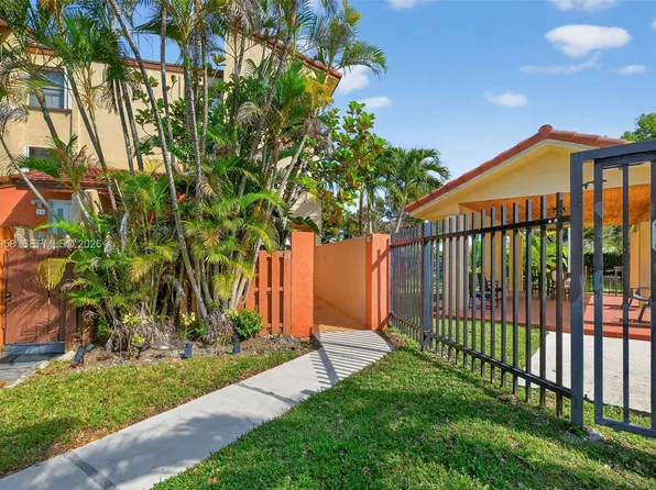 9937 NW 9th St #13-19, Miami, FL 33172