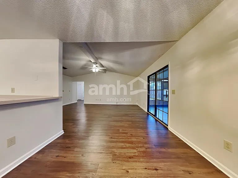 8016 Queensferry Ln — Photo 8