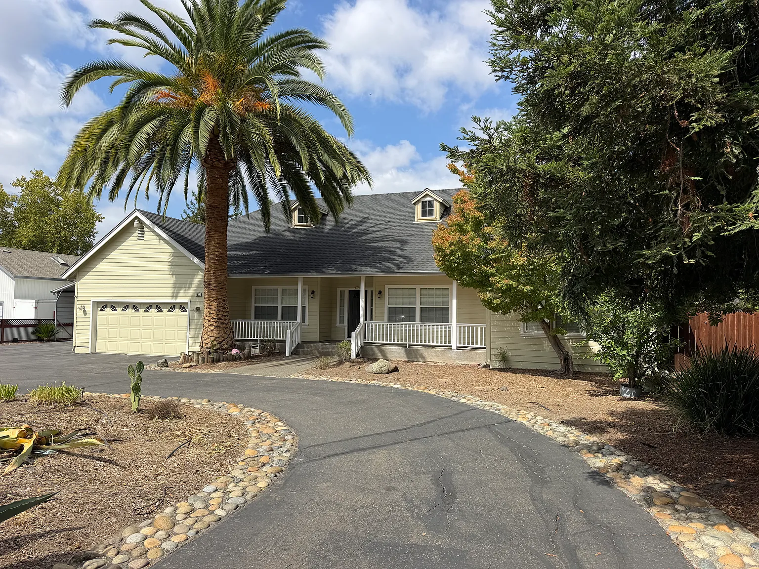 3 bed, 2120 sqft, $5,750 — Photo 3