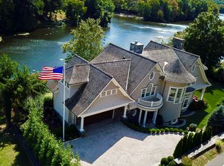 271 Valley Rd, Cos Cob, CT 06807