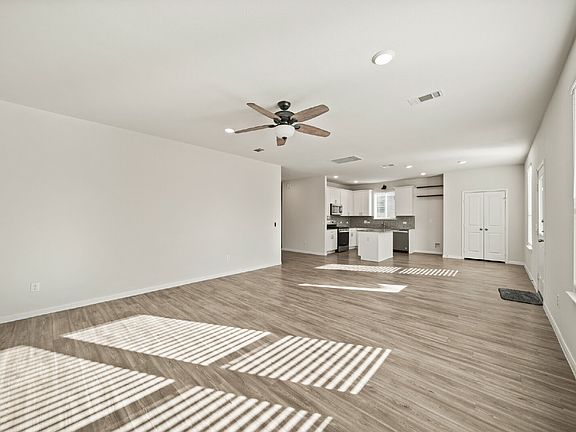 3rd image of 312 Lippizan Dr