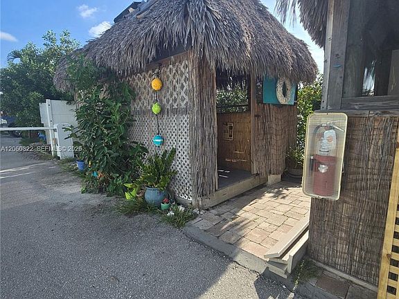 5th image of 100 Avenue