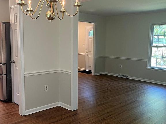 4th image of 517 Tanglewood Dr