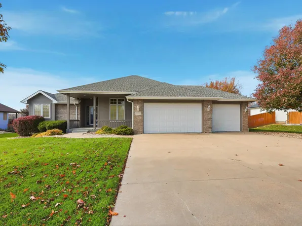 5021 NW Sterling Chase Dr, Topeka, KS 66618