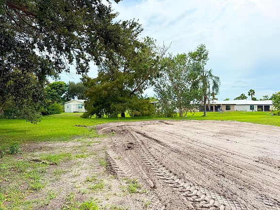 5th image of 31 Florida Way
