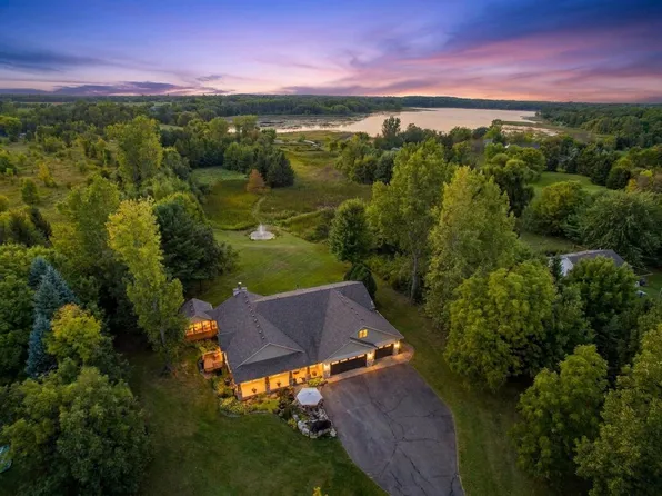 10243 John Trl, Chisago City, MN 55013