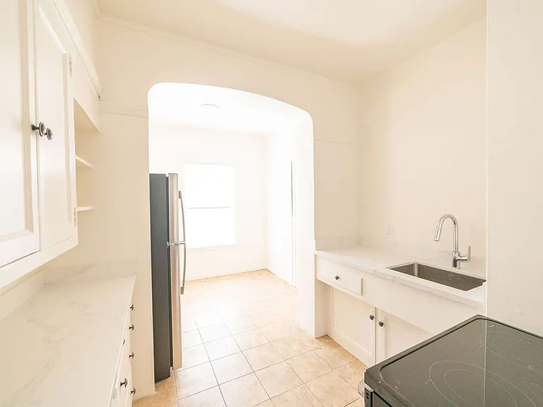 633 Cleveland St — Photo 5