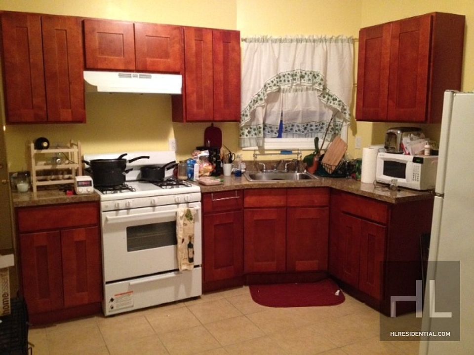 2nd image of 54 Chester Ave #4
