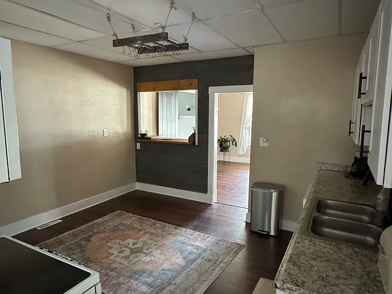 308 Charlotte St — Photo 11