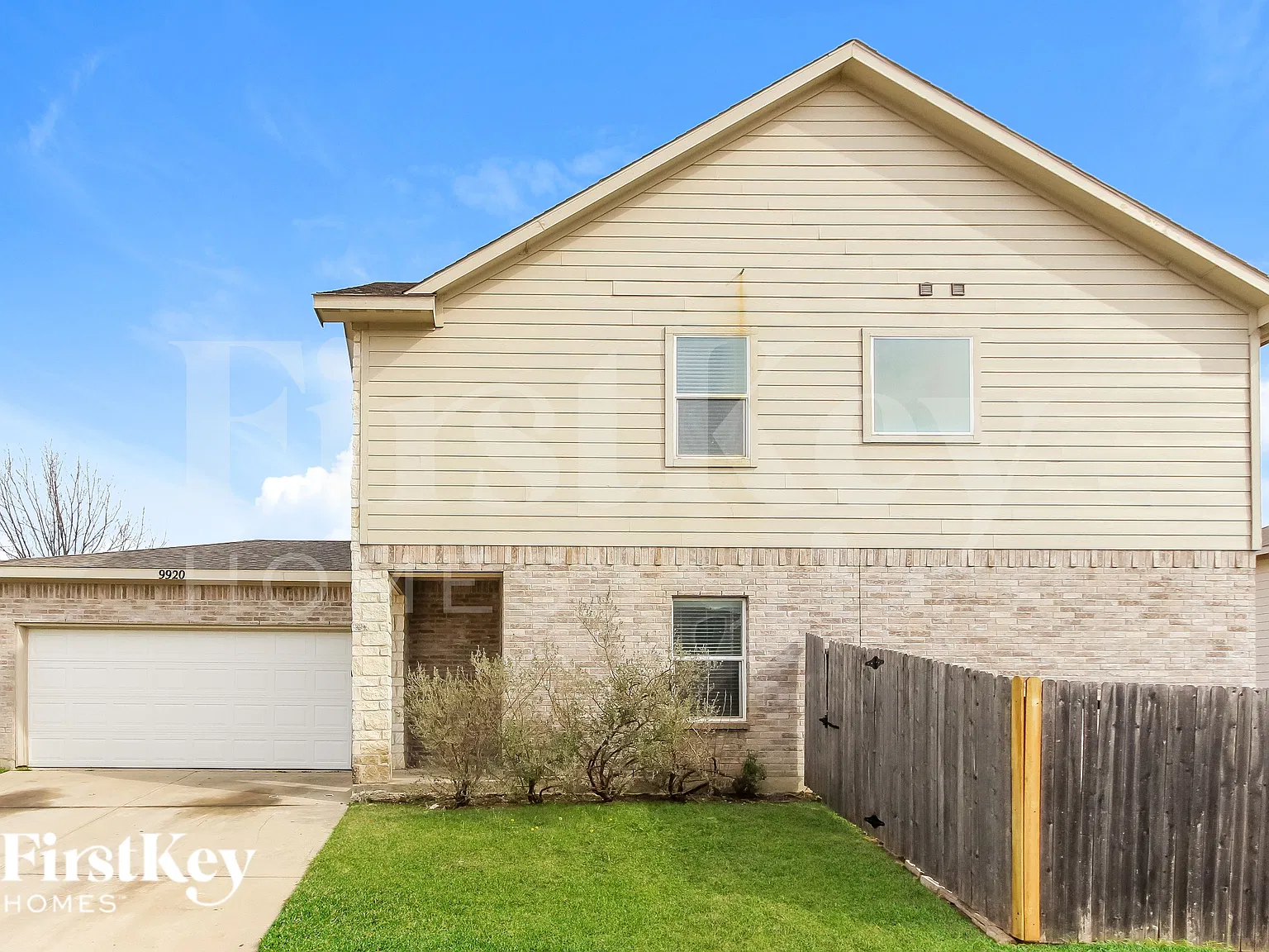 3 bed, 2.5 bath, 1836 sqft, $1,880 — Photo 1