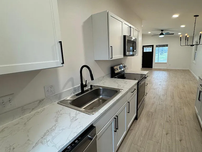 705 Brookfield Dr — Photo 8