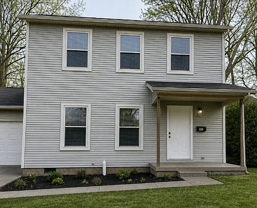 220 S Yellow Springs St Photo 1
