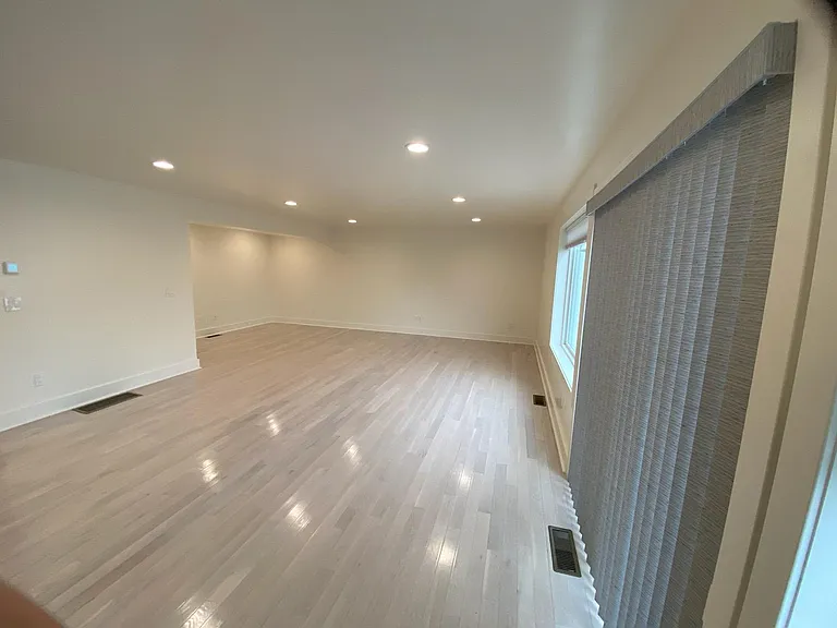 1601 E Shore Dr #B — Photo 3