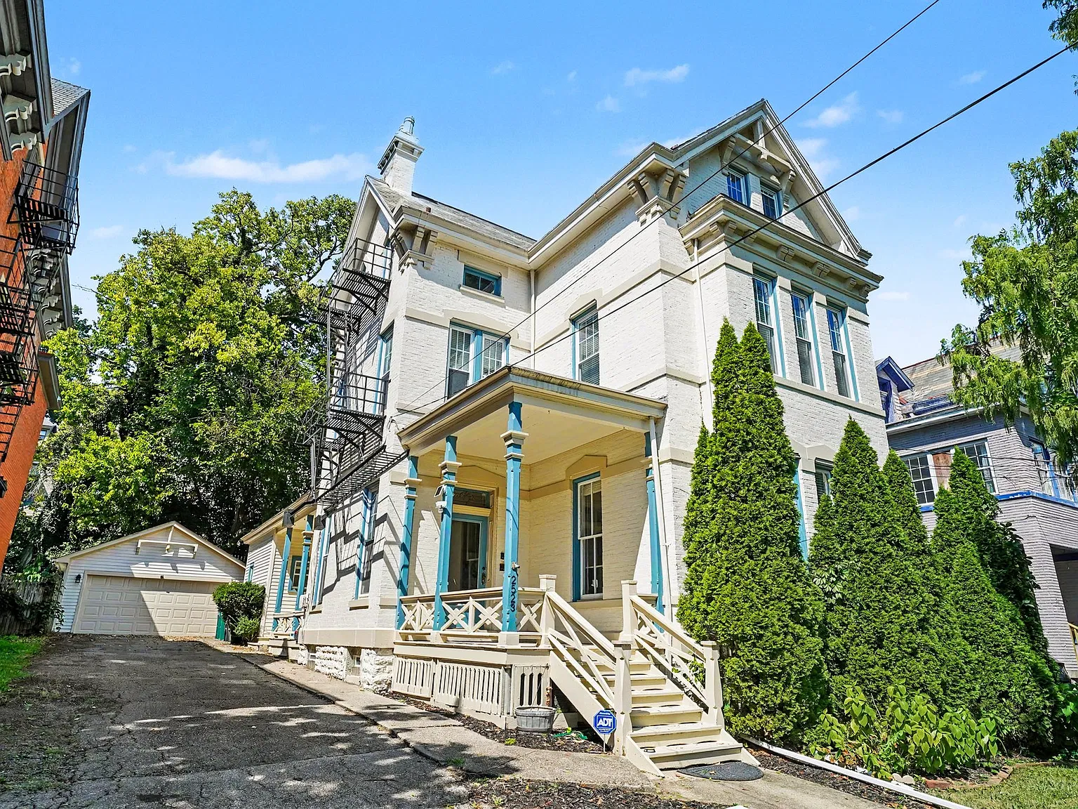 2523 Moorman Ave — Photo 1