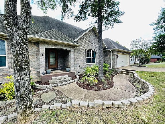 5th image of 853 W Foothills Dr